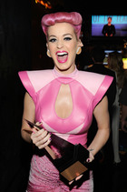 Katy Perry : katy-perry-1322077332.jpg