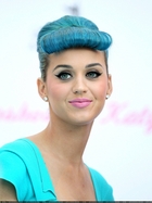 Katy Perry : katy-perry-1330178689.jpg