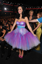 Katy Perry : katy-perry-1403625044.jpg