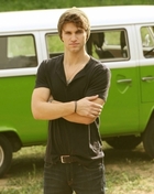 Keegan Allen : keegan-allen-1335128963.jpg