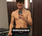 Keegan Allen : keegan-allen-1512626423.jpg