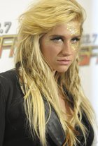 Ke$ha : keha-1357066617.jpg