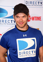 Kellan Lutz : kellan-lutz-1315352086.jpg