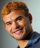 Kellan Lutz : kellan-lutz-1327796624.jpg