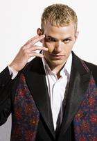 Kellan Lutz : kellanlutz_1228245084.jpg