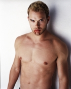 Kellan Lutz : kellanlutz_1292091402.jpg