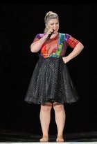 Kelly Clarkson : kelly-clarkson-1703202482.jpg