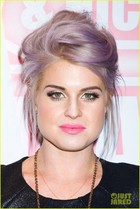 Kelly Osbourne : kelly-osbourne-1335199269.jpg