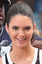 Kendall Jenner : kendall-jenner-1323360011.jpg