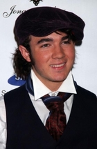 Kevin Jonas : kevinjonas_1217211937.jpg