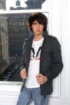 Kevin Jonas : kevinjonas_1217702581.jpg