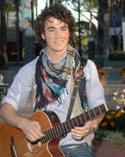 Kevin Jonas : kevinjonas_1221990670.jpg