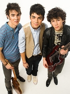 Kevin Jonas : kevinjonas_1221992027.jpg