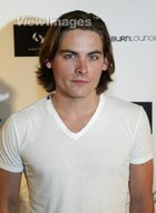 Kevin Zegers : TI4U_u1142921292.jpg