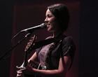 Kina Grannis : kina-grannis-1339231751.jpg