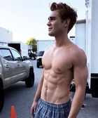 K.J. Apa : kj-apa-1545676520.jpg