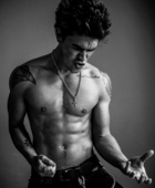 K.J. Apa : kj-apa-1551540552.jpg