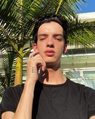 Kodi Smit-McPhee : kodi-smit-mcphee-1579817322.jpg