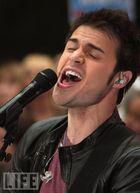 Kris Allen : krisallen_1274163871.jpg