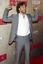 Kyle Schmid : kyle-schmid-1354120373.jpg