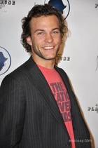 Kyle Schmid : kyle-schmid-1354236801.jpg