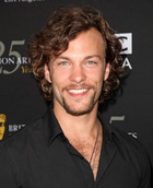 Kyle Schmid : kyle-schmid-1359238006.jpg