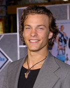 Kyle Schmid : kyleschmid_1266540663.jpg