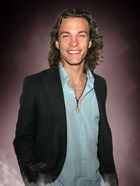 Kyle Schmid : kyleschmid_1285262423.jpg