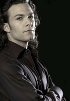 Kyle Schmid : kyleschmid_1309451405.jpg