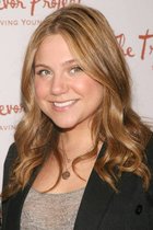 Lauren Collins : lauren_collins_1256176681.jpg