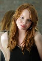 Lauren Ambrose : lauren-ambrose-1464984634.jpg