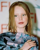 Lauren Ambrose : lauren-ambrose-1466979336.jpg