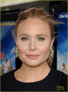 Leah Pipes : leah-pipes-1372194306.jpg