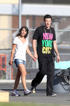 Lea Michele : lea-michele-1330367287.jpg