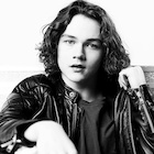 Levi Miller : levi-miller-1522275791.jpg