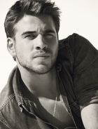 Liam Hemsworth : liam-hemsworth-1378967036.jpg