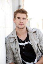 Liam Hemsworth : liam-hemsworth-1382263837.jpg