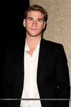 Liam Hemsworth : liamhemsworth_1264375837.jpg