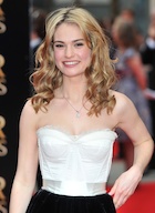 Lily James : lily-james-1435508066.jpg