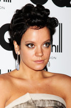 Lily Allen : lily-allen-1323387634.jpg