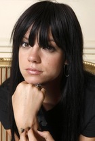 Lily Allen : lily-allen-1323387642.jpg