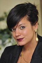 Lily Allen : lily-allen-1323544136.jpg