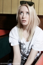 Lily Loveless : lilyloveless_1307287556.jpg