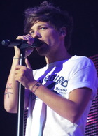 Louis Tomlinson : louis-tomlinson-1379619830.jpg