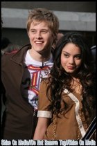 Lucas Grabeel : TI4U_u1175623376.jpg