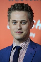 Lucas Grabeel : lucas-grabeel-1704573119.jpg