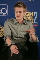 Lucas Grabeel : lucas_grabeel_1190319548.jpg