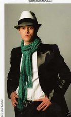 Lucas Grabeel : lucas_grabeel_1225552085.jpg