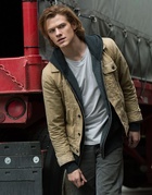 Lucas Till : lucas-till-1635464779.jpg