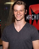 Lucas Till : lucas-till-1639883586.jpg